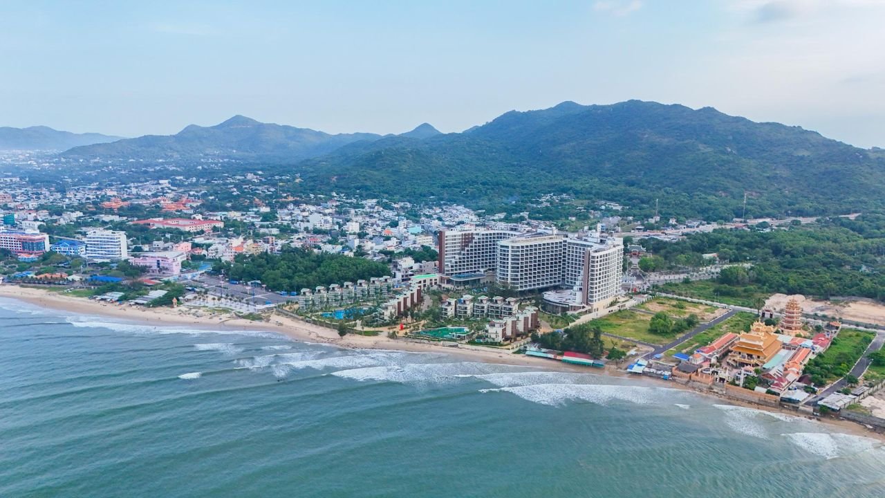 Dịch vụ thuê xe Carnival đi Long Hải có tài xế từ TP.HCM đưa đón tận nơi