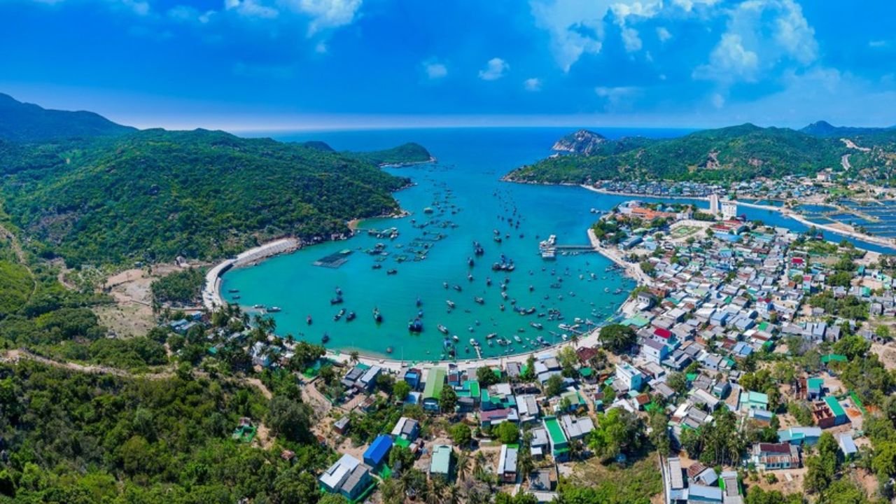 Dịch vụ thuê xe Carnival đi Phan Rang có tài xế từ TP.HCM chuyên nghiệp