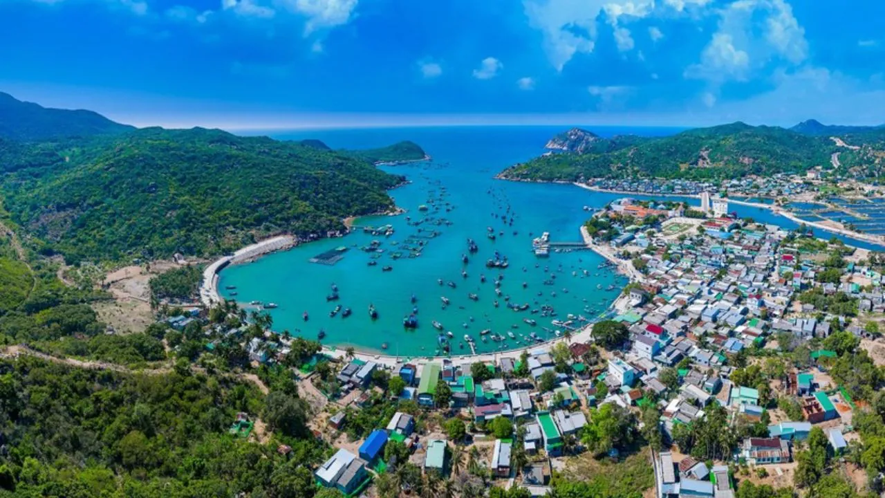 Dịch vụ thuê xe Carnival đi Phan Rang có tài xế từ TP.HCM chuyên nghiệp