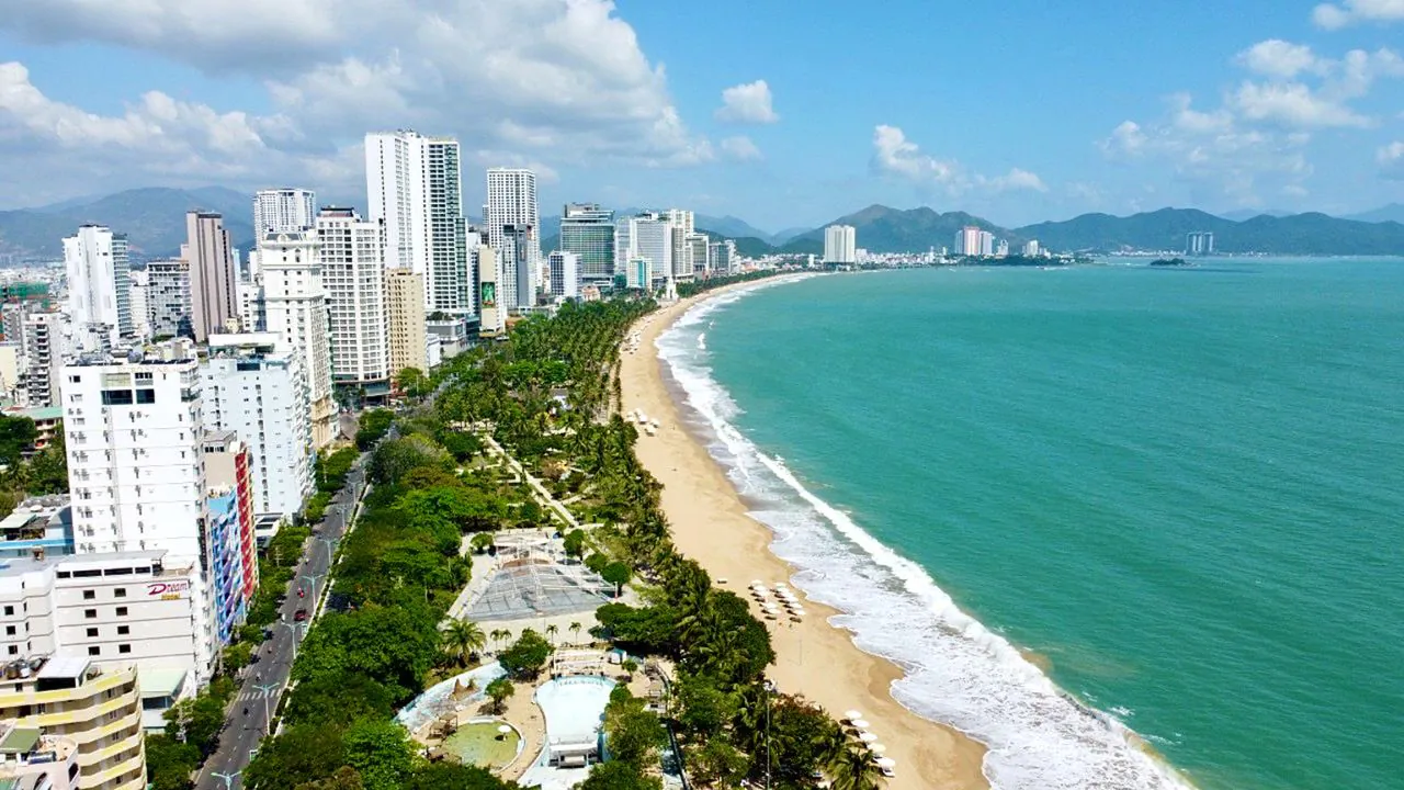 Dịch vụ thuê xe Carnival đi Nha Trang có tài xế từ TP.HCM